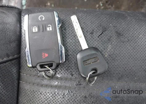 2017 GMC Sierra 2500Hd Denali z USA, uszkodzony, nr VIN 1GT12UEG1HF246883